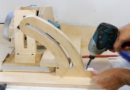 Angle lock in miter saw